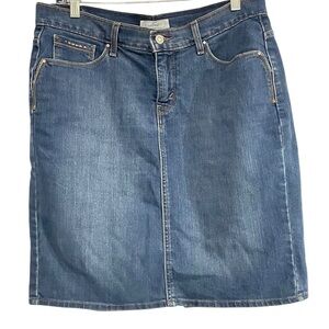 Levi’s Denim Jean Skirt Size 12 Blue Mid-Rise Straight 5-Pocket Classic